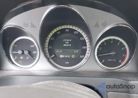 2011 Mercedes-Benz C 300 Luxury 4Matic/Sport 4Matic z USA, uszkodzony, nr VIN WDDGF8BB0BR133565